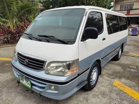 Hiace 2000 model hotsell