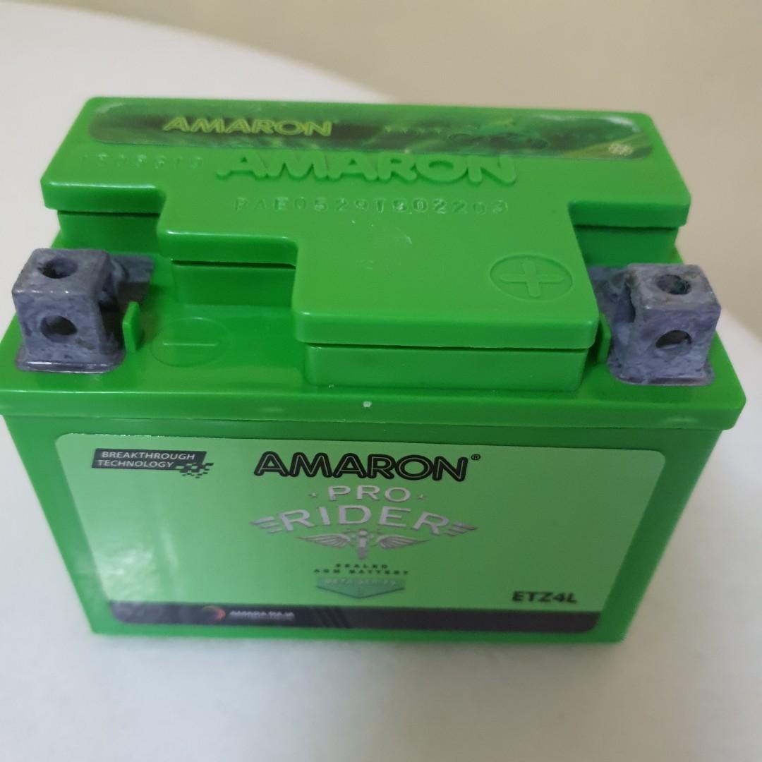 R15 v2 battery amaron top