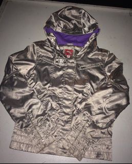 (Category: ) located in . Submitted by Veramee (Listing ID 1072591038, Image 1). Description: .