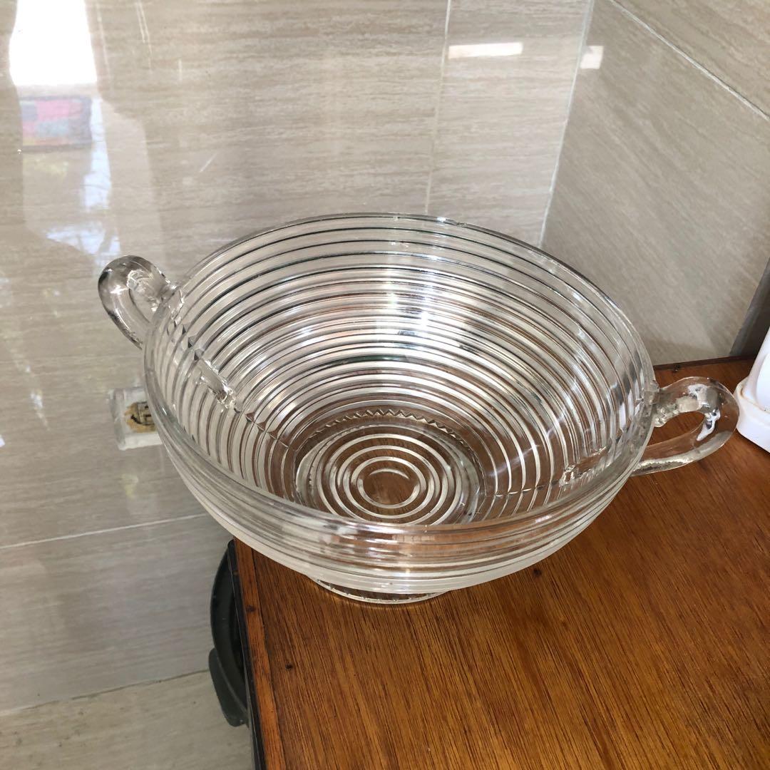 Vintage Punch Bowl (Category: Vases & Decorative Bowls) located in Manila. Submitted by lesssa (Listing ID 1072554752, Image 1). Description: Antique punch bowl. Good as new.