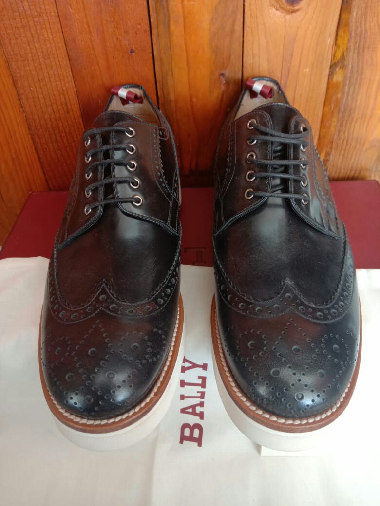 bally wingtip shoes