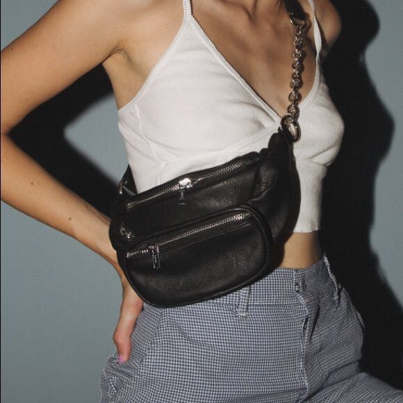 Fanny pack shop brandy melville