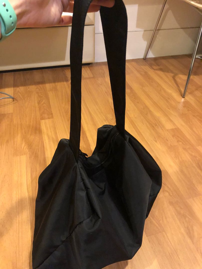 COS basic gym bag