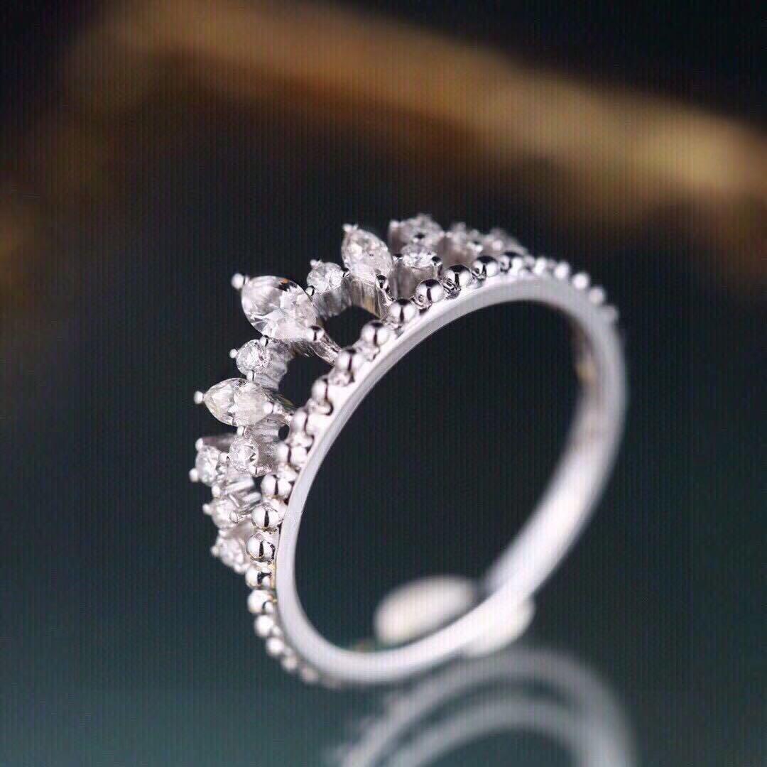 Crown shaped discount wedding rings