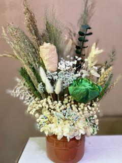 Dried flower arrangement