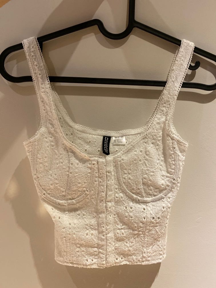 https://media.karousell.com/media/photos/products/2021/3/2/hm_white_broderie_anglaise_bra_1614687577_bb89a2a1.jpg