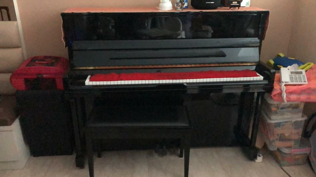 Hohner sales upright piano