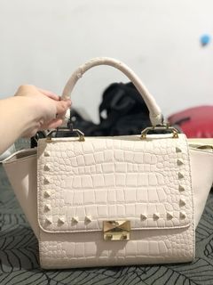 (Kategori: ) berada di . Dikirim oleh bigwow_stuff (ID iklan 1072699913, Gambar 1). Deskripsi: .