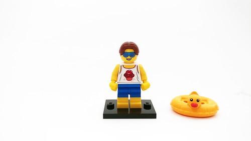 Lego store exclusive deals minifigure collector stand 5005359