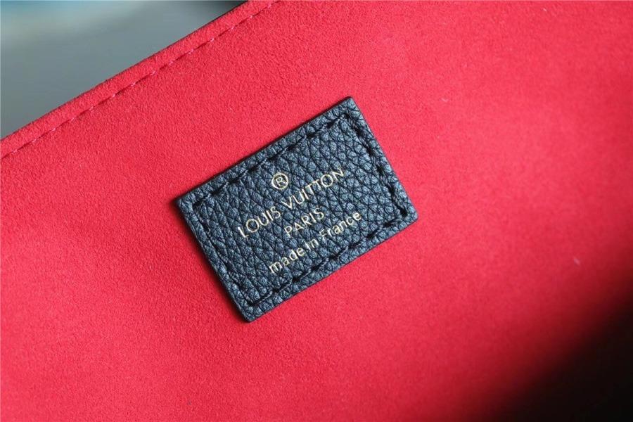 Discover Louis Vuitton Lockme Shopper: Comfortable to carry thanks