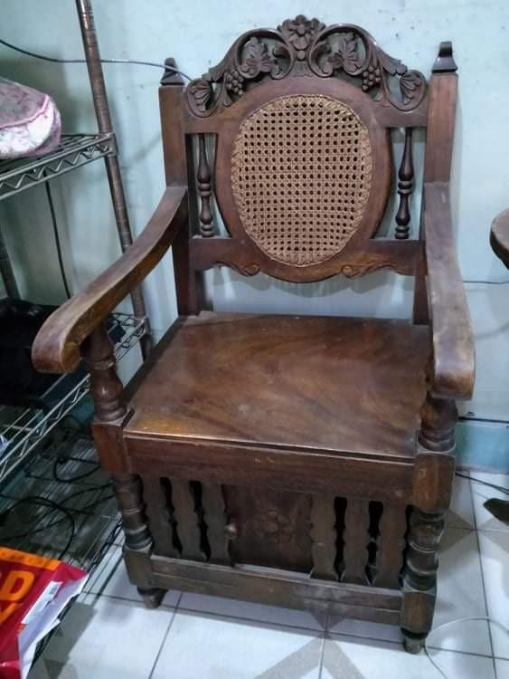 Mahogany Wood Sofa Set (Category: Sofas) located in Quezon City. Submitted by sskuurtt (Listing ID 1072683129, Image 1). Description: Mahogany Wood Sofa Set 7 seater (1-1-2-3) ❗with issues (pwede pa ipa-repair, see pictures) UPDATE: Broken and loose armrests already repaired (see pictures, for repaint na lang) ✅ Super matibay ✅ Legit na Mahogany Wood ✅ Negotiable sa sure buyers 😉 For pick-up: Napocor Village, QC Delivery: Buyer's expense.