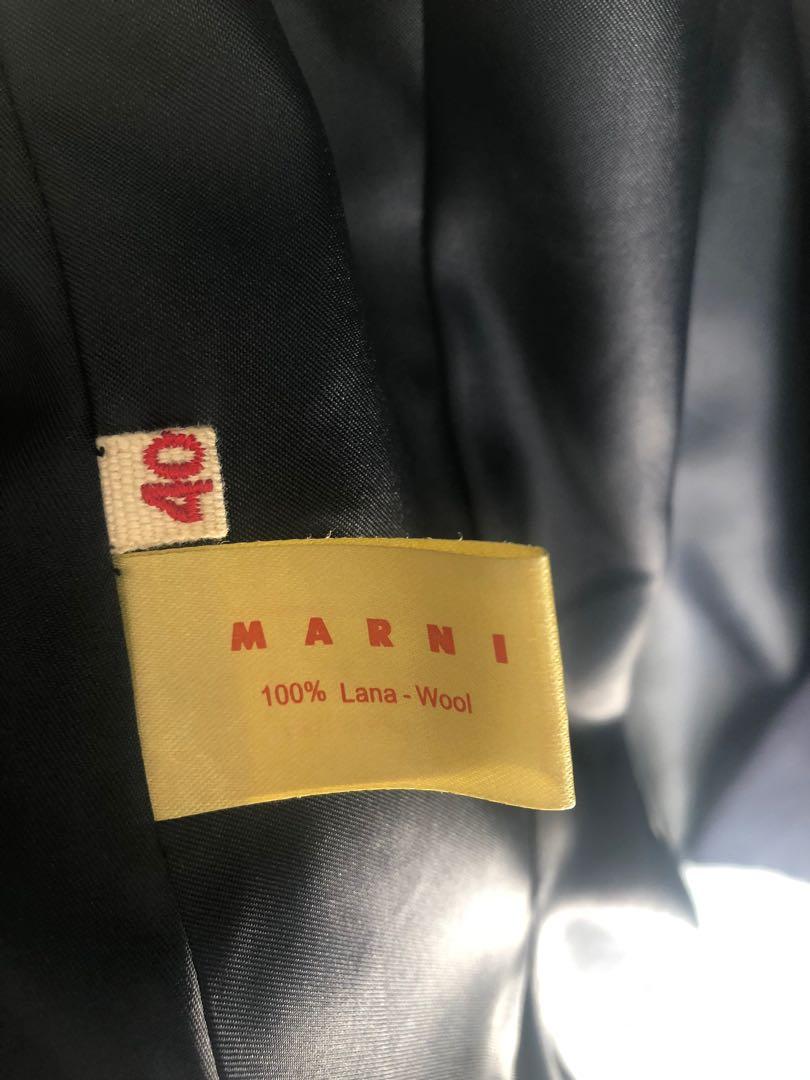 Marni authentic Coat （分類：外套及戶外衣服）位於 Hong Kong。 由 jer0917 提交（商品編號 1072484326，圖片 5）。簡介： Worn once. In minted condition, have to give it up as I'm moving out soon. 因為搬屋要放棄 有意pm 保養得好好。