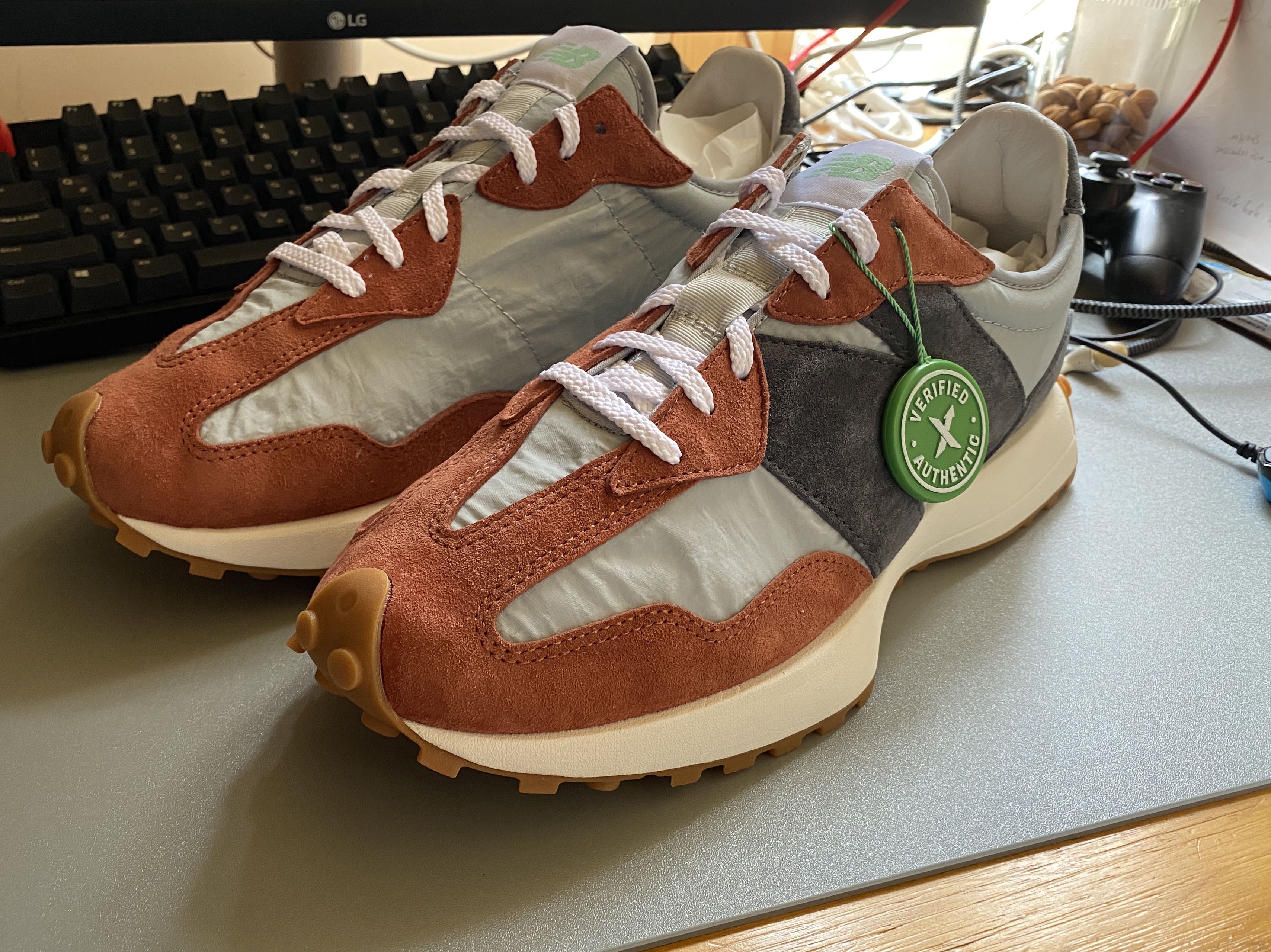 New balance 327 JC1 44, 男裝, 鞋, 波鞋 