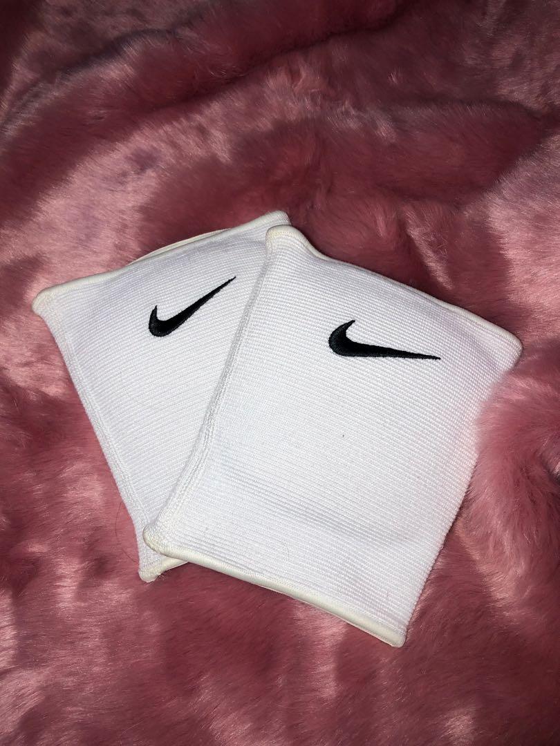 NIKE - Volleyball Knee Pads, Men's Activewear on Carousell