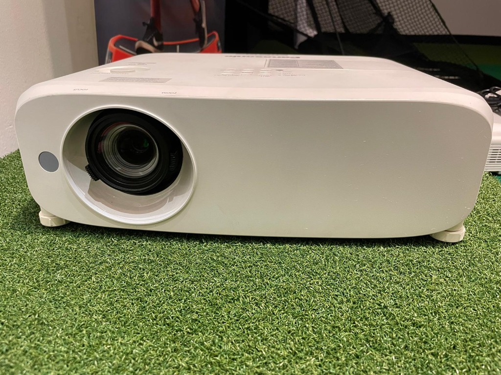 Panasonic PTVX600 LCD Projector XGA 5500 ANSI, TV & Home Appliances, TV & Entertainment