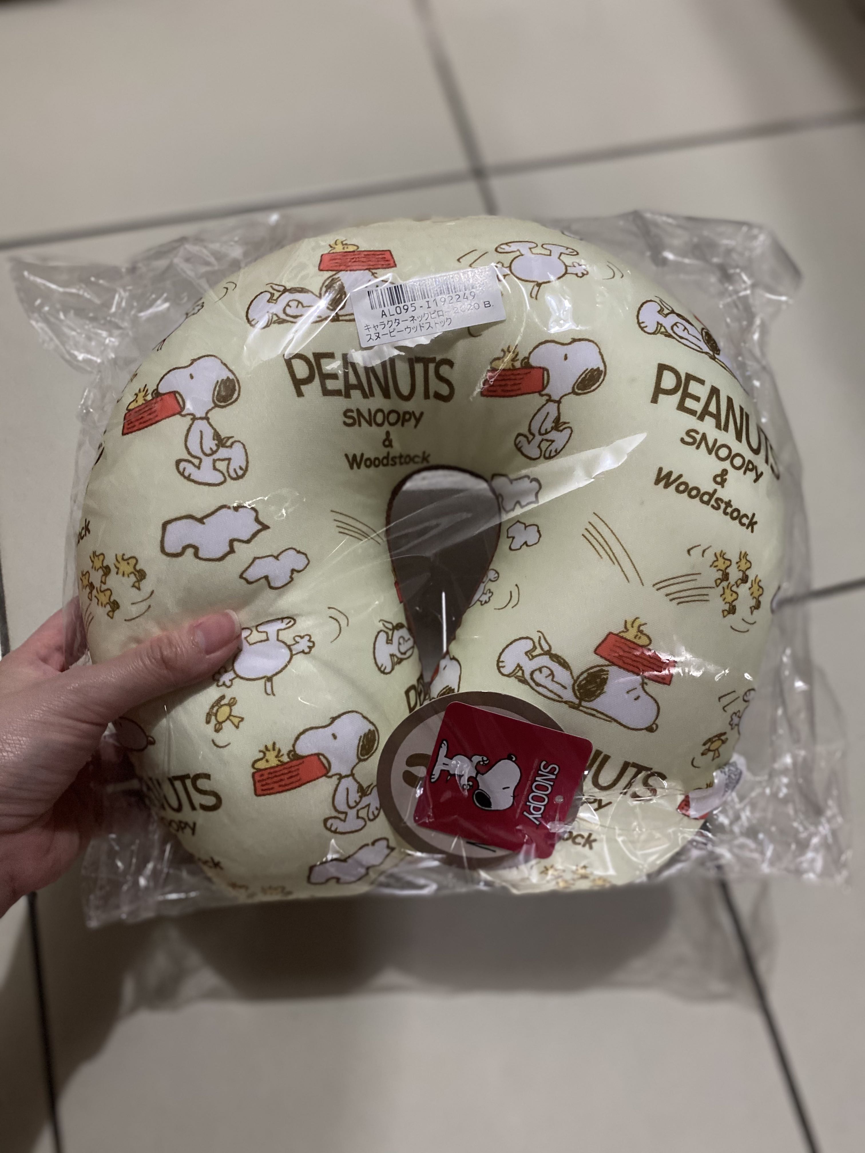 Snoopy shop neck pillow