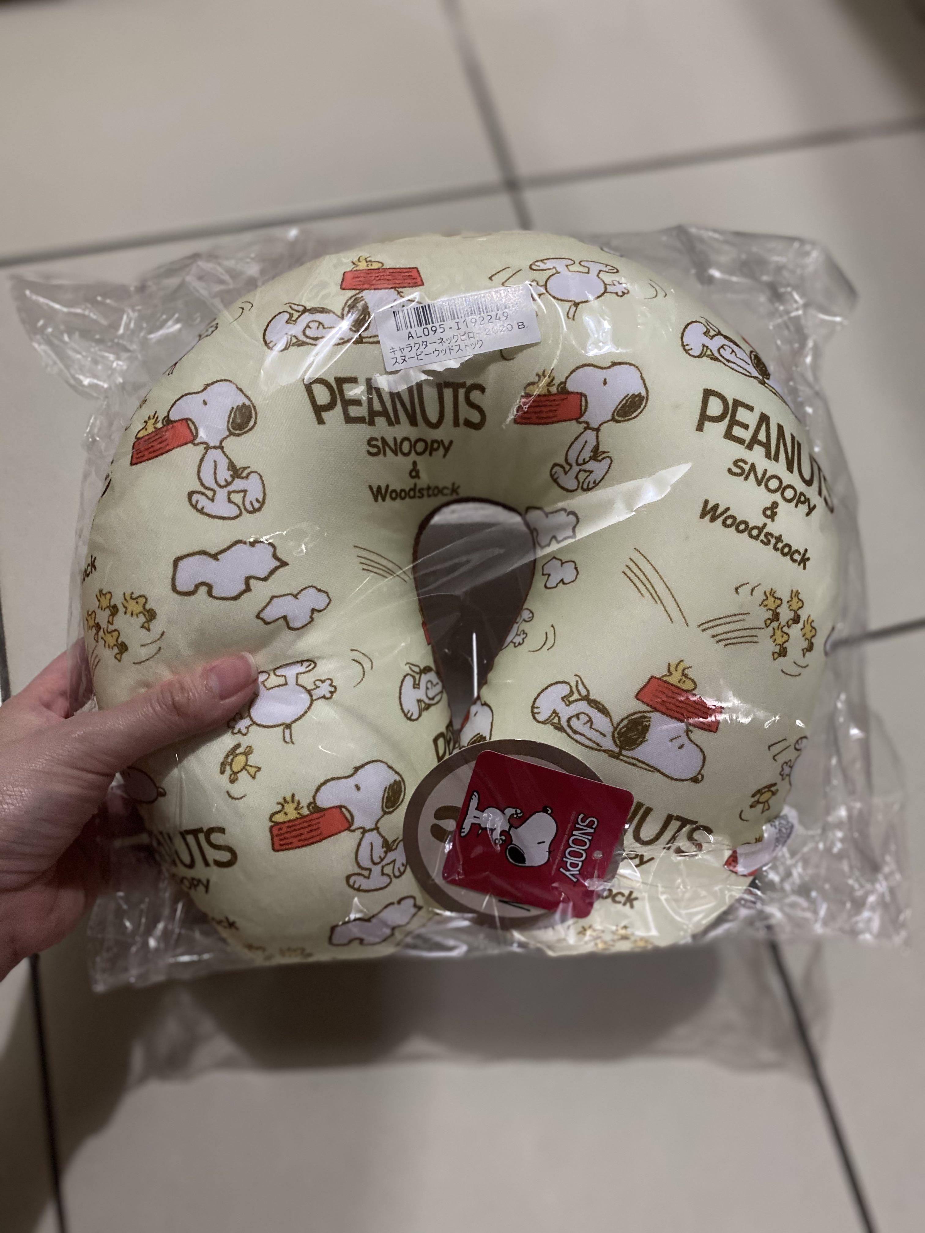 snoopy neck pillow