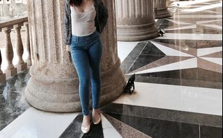 (Category: ) located in . Submitted by ysa.closet (Listing ID 1072650010, Image 1). Description: .