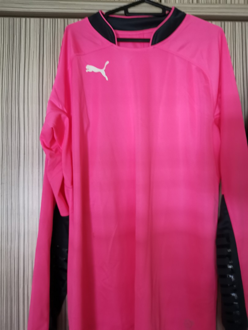 puma pink goalkeeper jersey