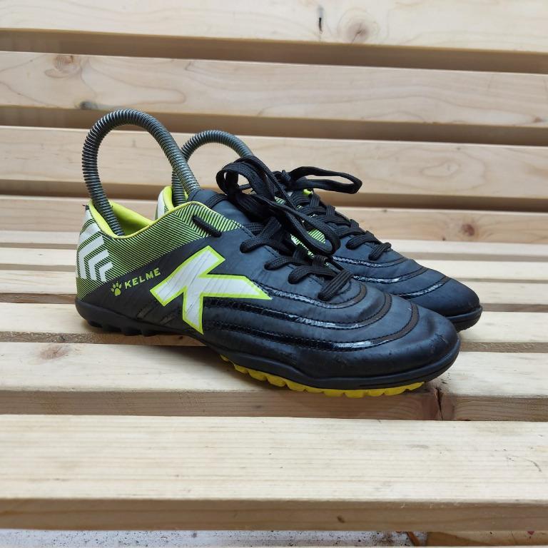 sepatu futsal kelme