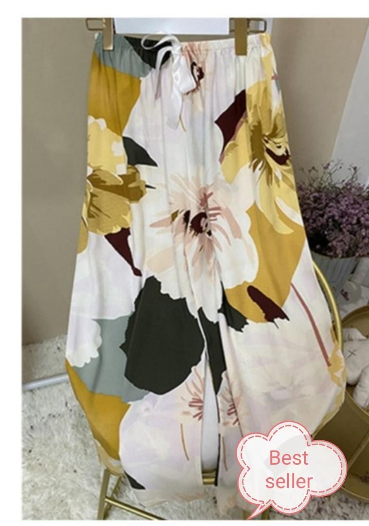 Squarepants summerpants (Category: Other Bottoms) located in San Juan City. Submitted by dollmac (Listing ID 1072591130, Image 2). Description: Kasya 24-34 sizes Cotton cloth.