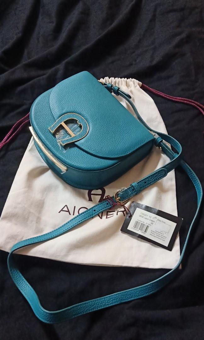 Aigner sling 2025 bag price