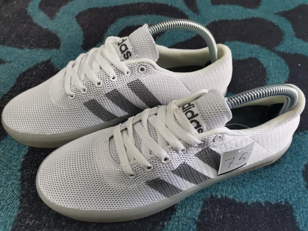 Adidas neo discount cloudfoam on feet