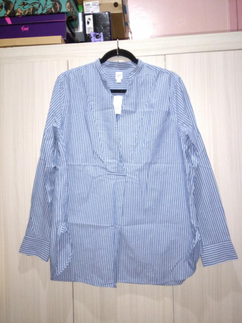 BNWT V-NECK LONGSLEEVE OFFICE TOP PLUS SIZE (Category: Longsleeves) located in Quezon City. Submitted by supermoods (Listing ID 1076318361, Image 2). Description: Laid flat 16 in. shoulder 22 in. chest 30 in. long Plus size stripes office longsleeves top.