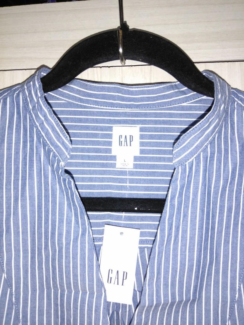 BNWT V-NECK LONGSLEEVE OFFICE TOP PLUS SIZE (Category: Longsleeves) located in Quezon City. Submitted by supermoods (Listing ID 1076318361, Image 3). Description: Laid flat 16 in. shoulder 22 in. chest 30 in. long Plus size stripes office longsleeves top.