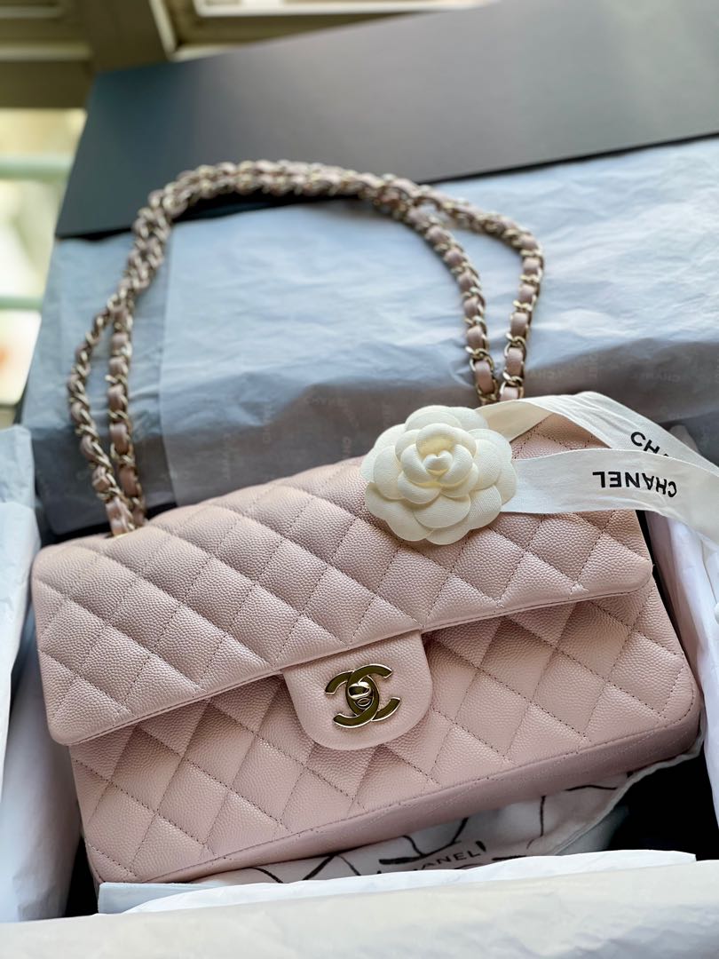 Chanel 21c Rose Clair Classic medium flap