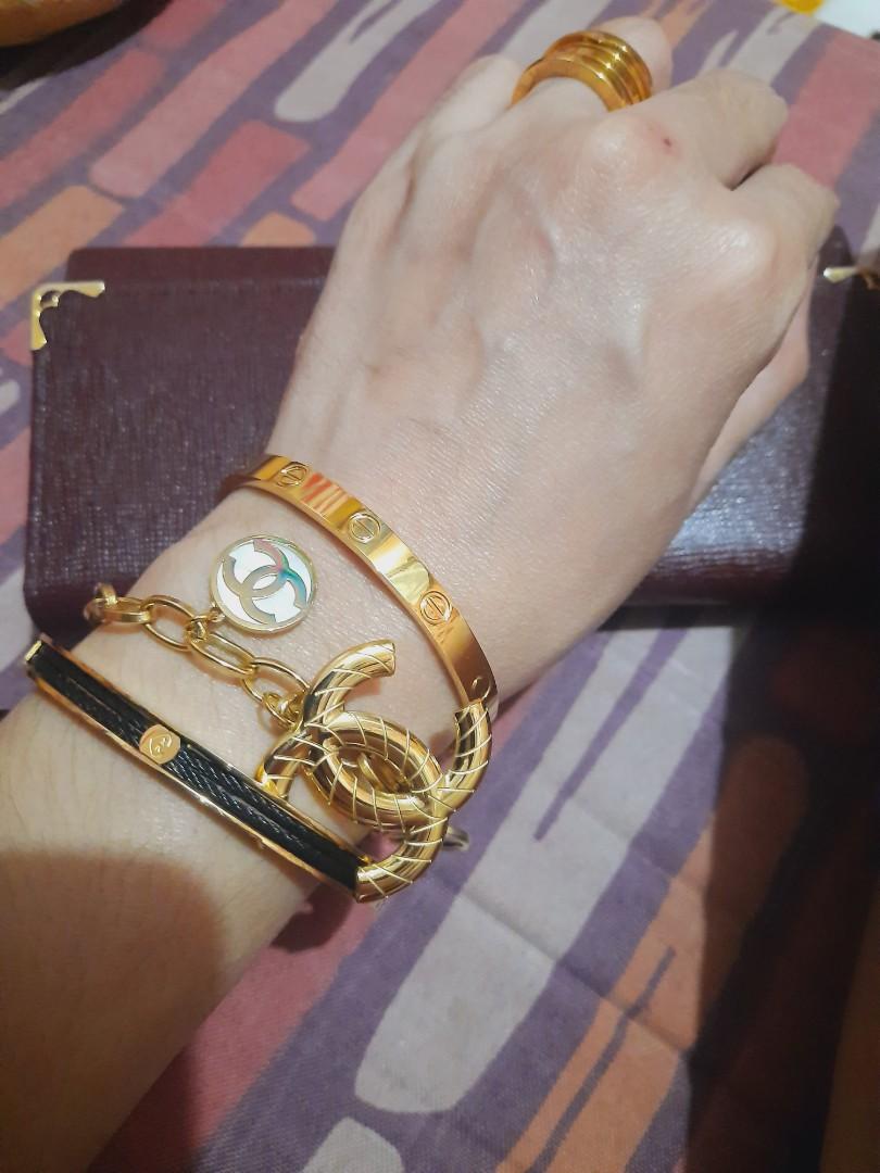 Chanel Gold-tone Cc Faux Pearl Bracelet in Metallic | Lyst