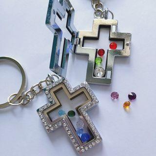 Customized cross memory locket keychain