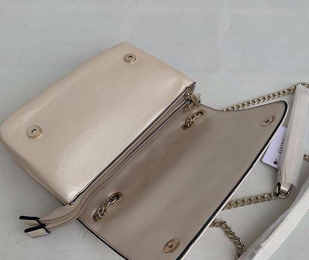 GUESS VICTORIA CONVERTIBLE BAG NEW ARRIVAL SALE Fesyen Wanita