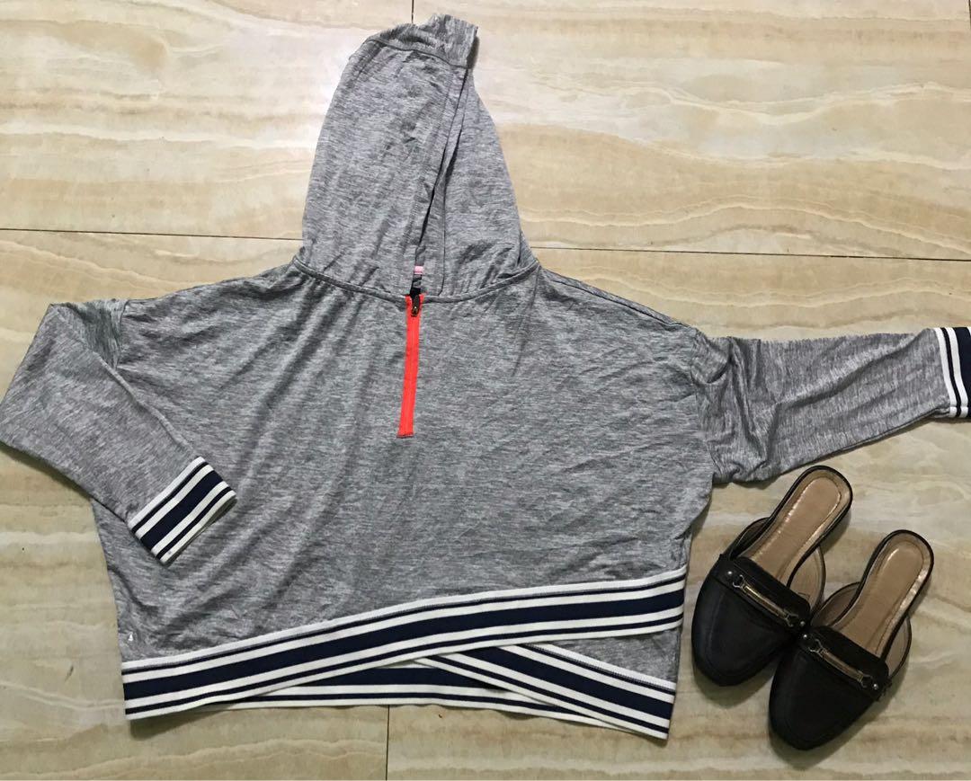 Hoodie jacket M-l (Category: Coats, Jackets and Outerwear) located in Caloocan City. Submitted by mayeth.r (Listing ID 1076419901, Image 1). Description: Ganda condition Stretchable .