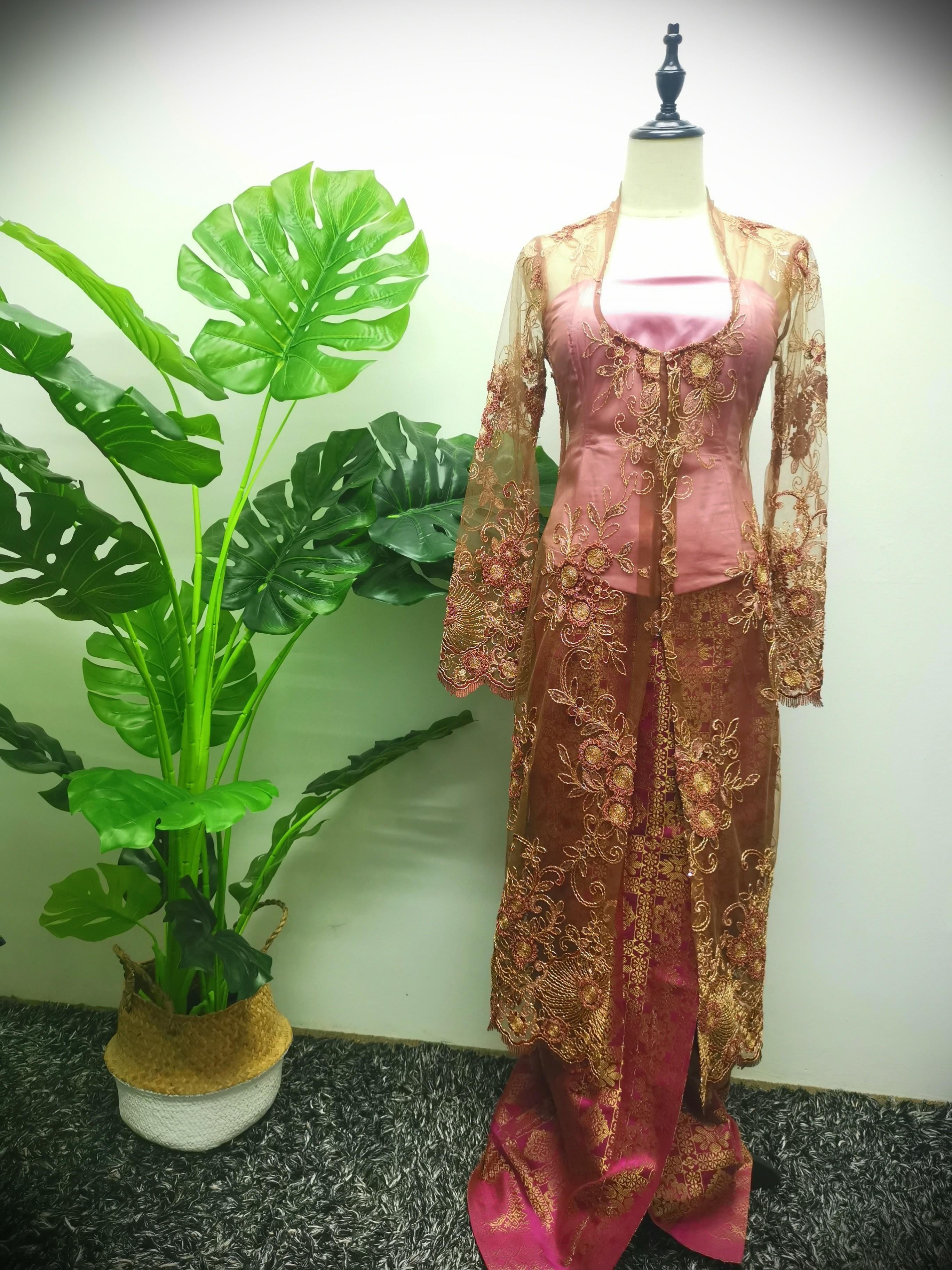Kebaya Set Kain Songket With Lace Rose Gold Women S Fashion Muslimah Fashion Dresses On Carousell
