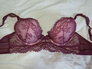 (Category: ) located in . Submitted by pink141 (Listing ID 1076399798, Image 1). Description: .