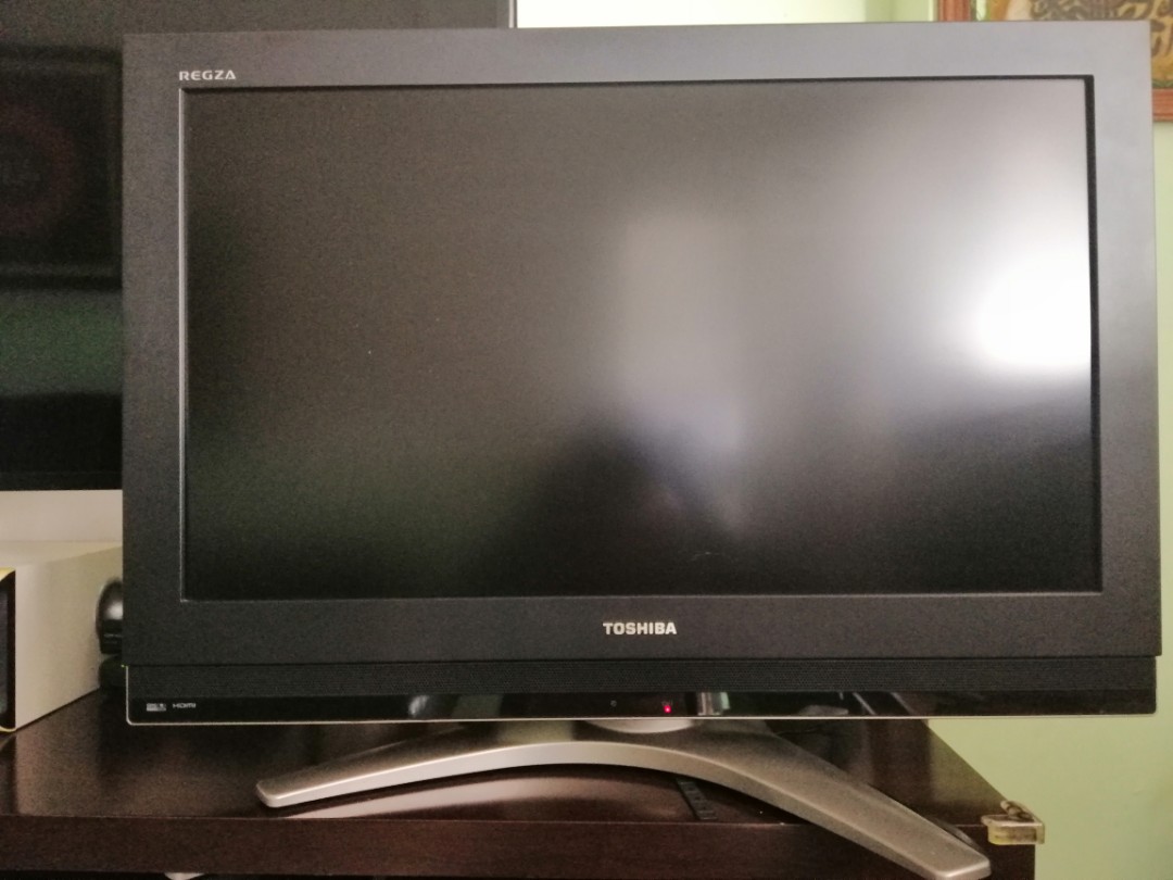 LCD COLOUR TV. TOSHIBA 32A3000E, TV & Home Appliances, TV ...