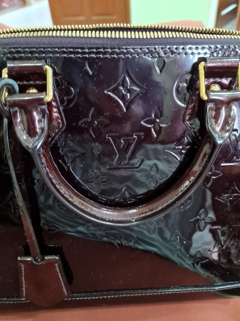 Large Louis Vuitton Alma Patent Leather Handbag In Dark Purple