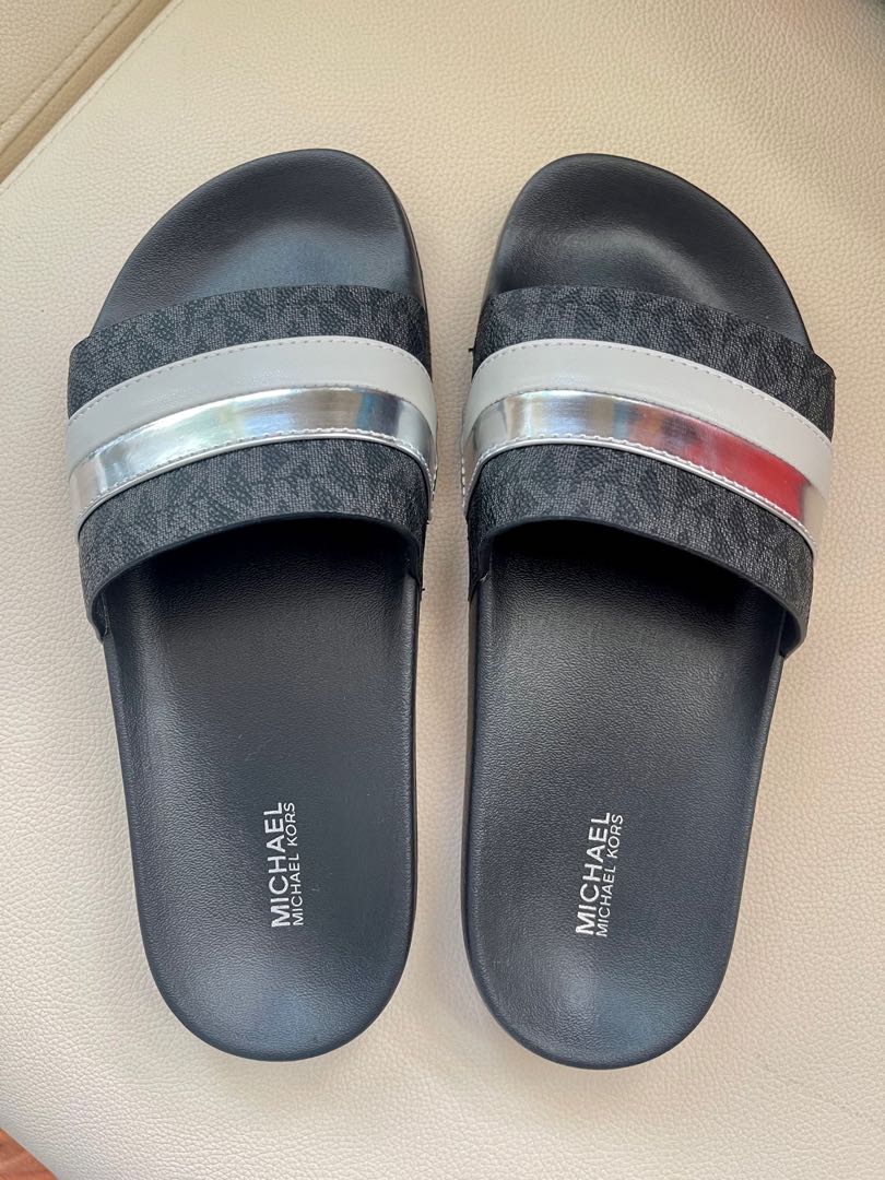 Michael Kors Slides, Women's Fashion, Footwear, Slippers and slides on  Carousell
