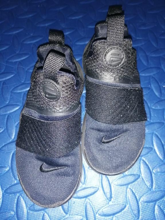 NIKE Kids (Category: Babies & Kids Fashion) located in Imus. Submitted by rssibs (Listing ID 1076369176, Image 1). Description: Preloved (Slightly used) Nike Kids US Size 10C Original from US.. given to my son by his lolo, kaya lang sakto size sa paa nya kaya nakaliitan kaagad.. ilang beses lang naisuot...