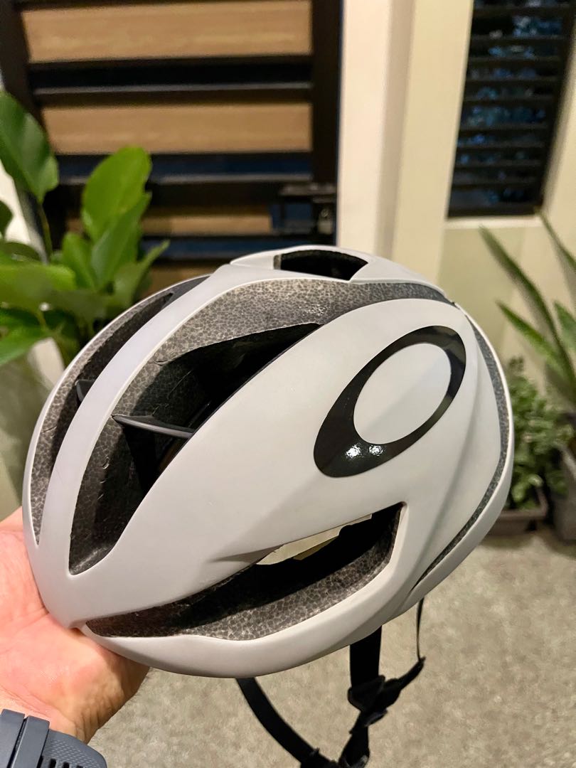 Oakley hotsell aro5 medium