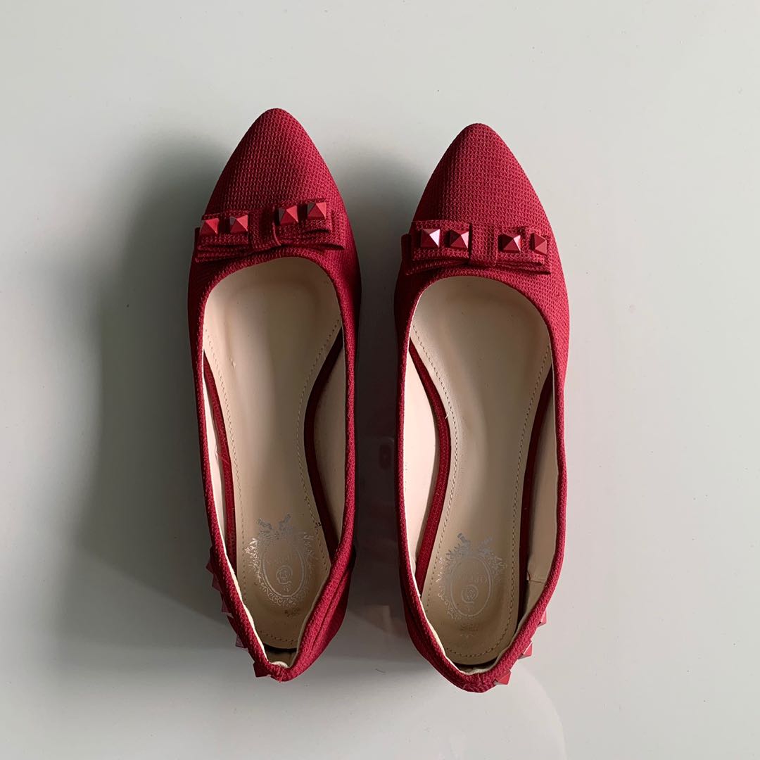 red flat shoes