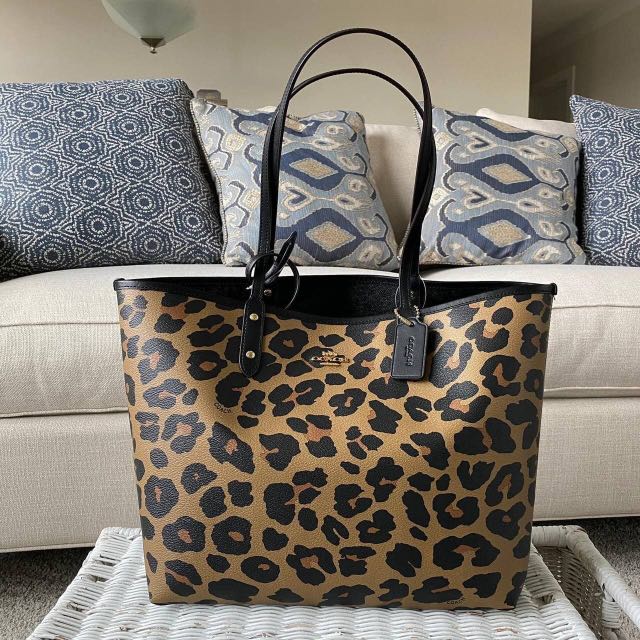 REVERSIBLE CITY TOTE WITH LEOPARD PRINT (COACH F37877), Women's Fashion,  Bags & Wallets, Purses & Pouches on Carousell