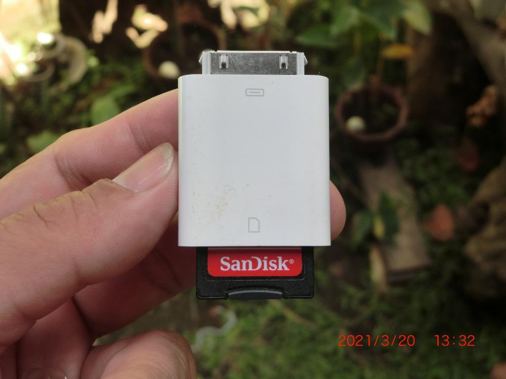 SD Card Reader for Ipod/Ipad/Iphone (Category: Memory & SD Cards) located in Carmona. Submitted by rpute (Listing ID 1076363616, Image 3). Description: .