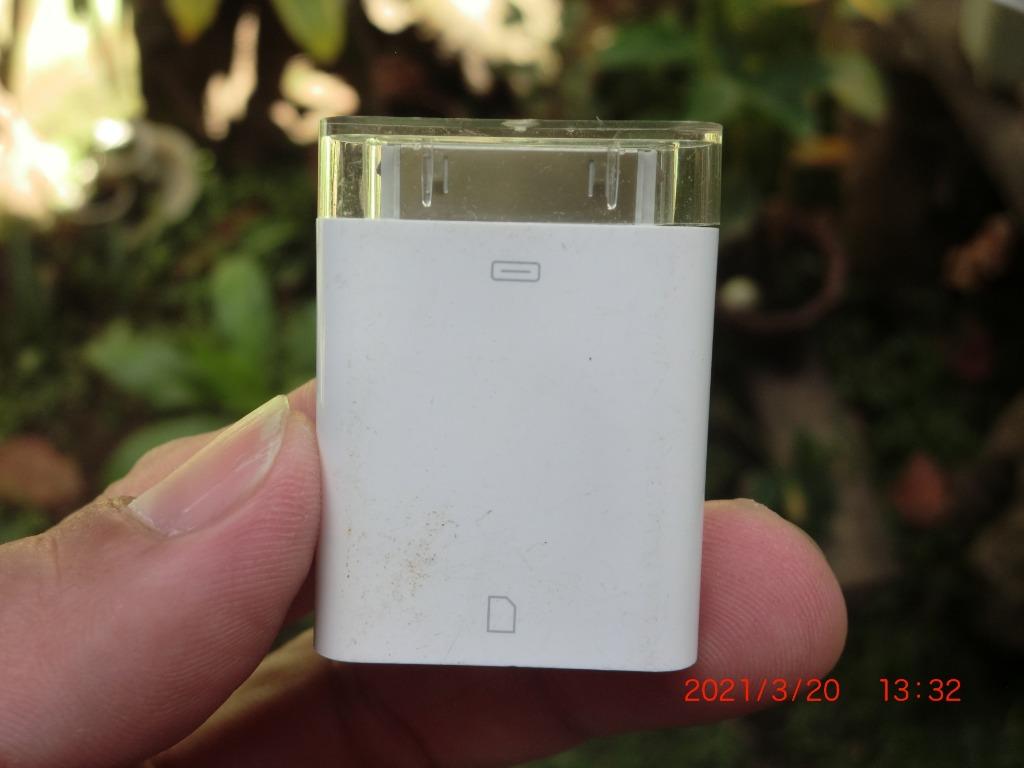 SD Card Reader for Ipod/Ipad/Iphone (Category: Memory & SD Cards) located in Carmona. Submitted by rpute (Listing ID 1076363616, Image 2). Description: .