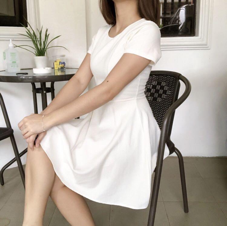 Stores with sale white dresses