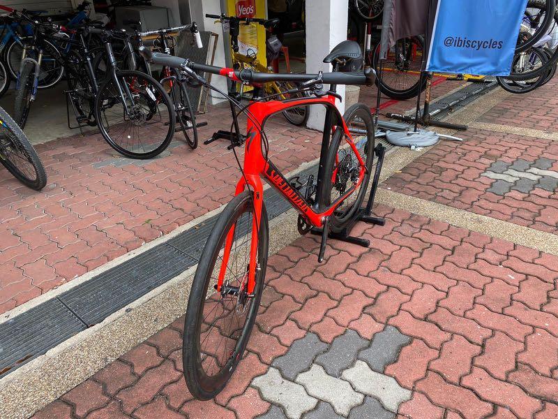 Specialized sirrus shop expert carbon 2020