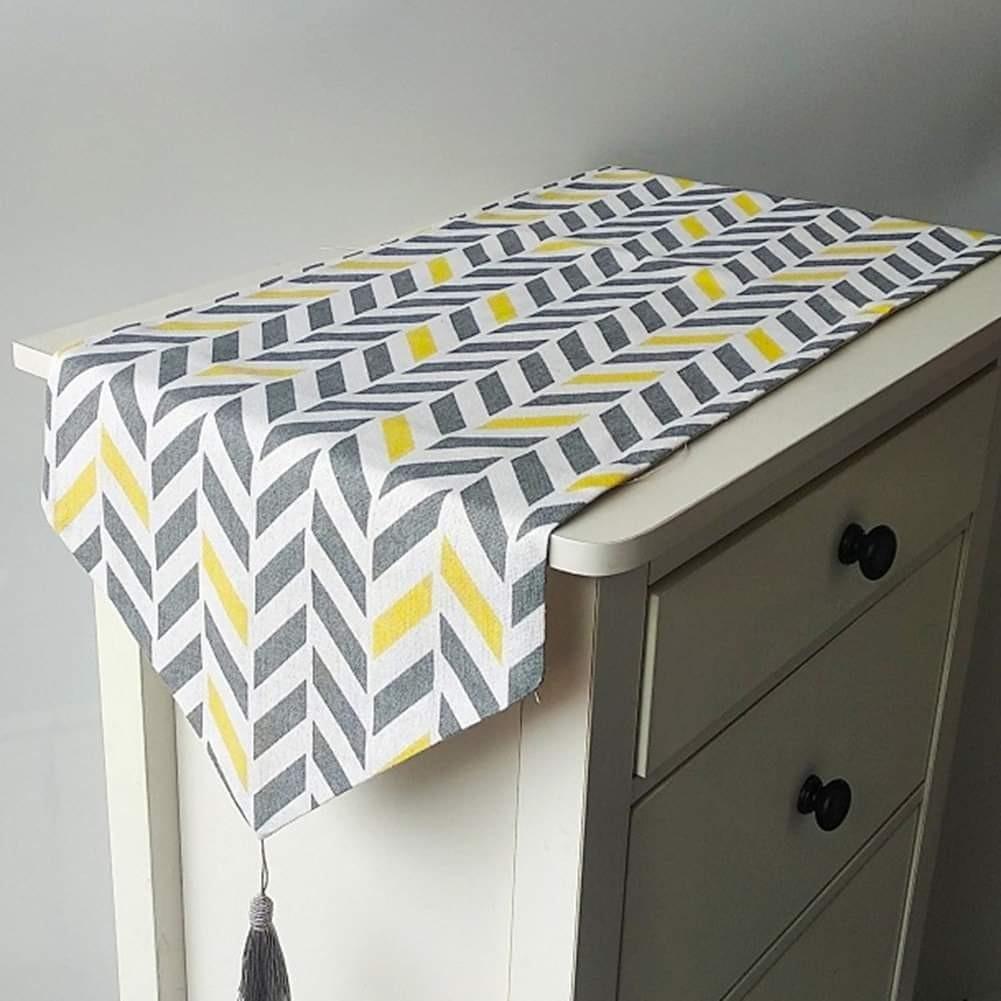 Table runner (Category: Other Home Decor) located in Pasig City. Submitted by babyperez23 (Listing ID 1076440558, Image 2). Description: Super ganda ng quality nito Di ko nagamit kasi mas ok yung plain color sa paint ng bahay namin. 😊 Bought for 450.