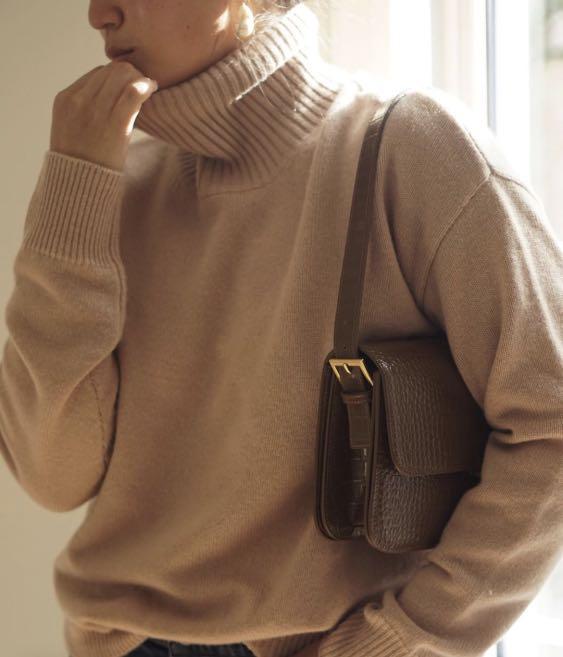 The curated classic clearance bag