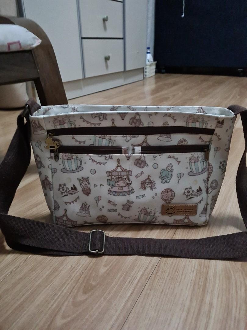 Uma hana sling bag carousell white Women s Fashion Bags Wallets Cross body Bags on Carousell